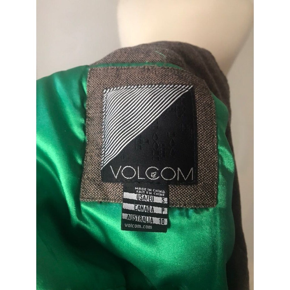 Beautiful Volcom Jacket - Picture 2 of 7